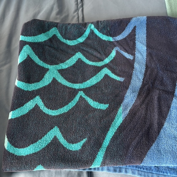 Sonoma Outdoors beach towel set - Picture 3 of 5